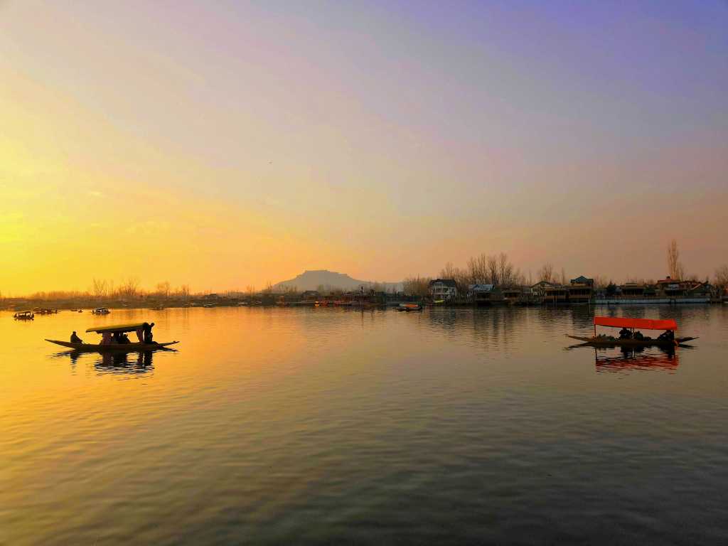 Doodhpathri - Two Shikara boats during sunset in Srinagar Dal Lake