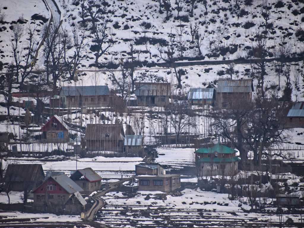 village homes near sonamarg on winter trip
