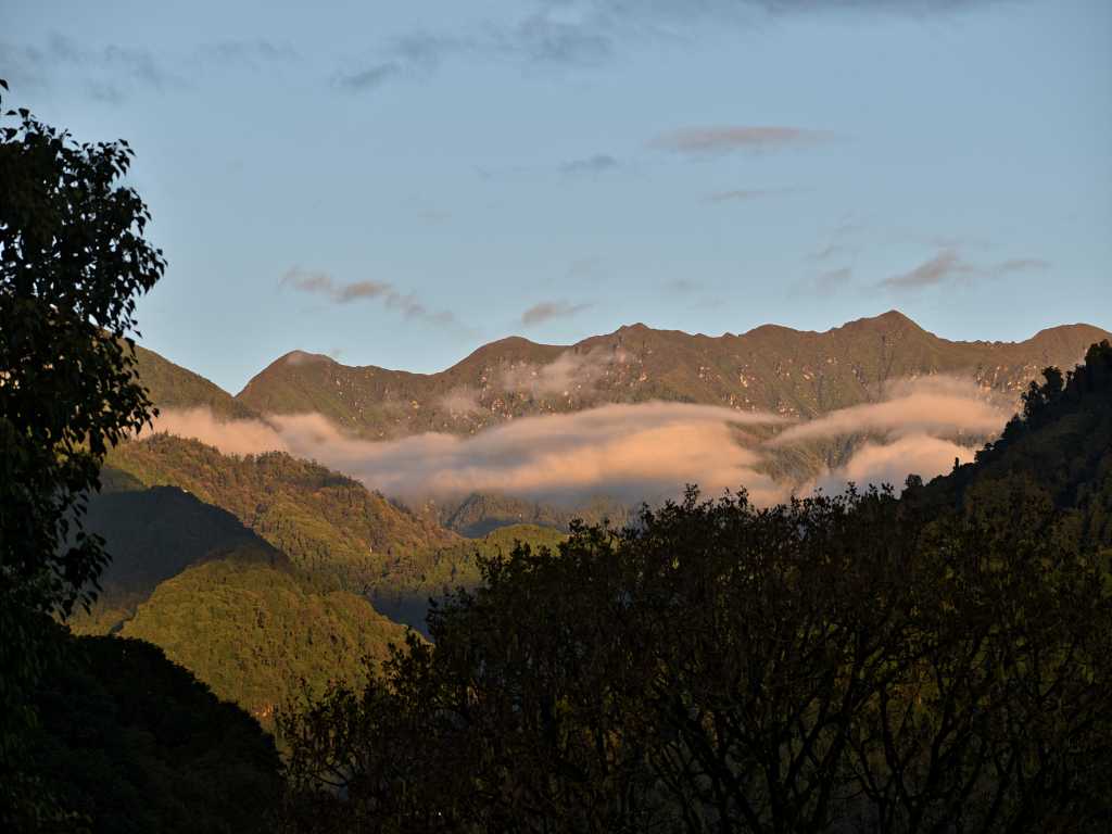 Kanchenjunga range foothills pelling