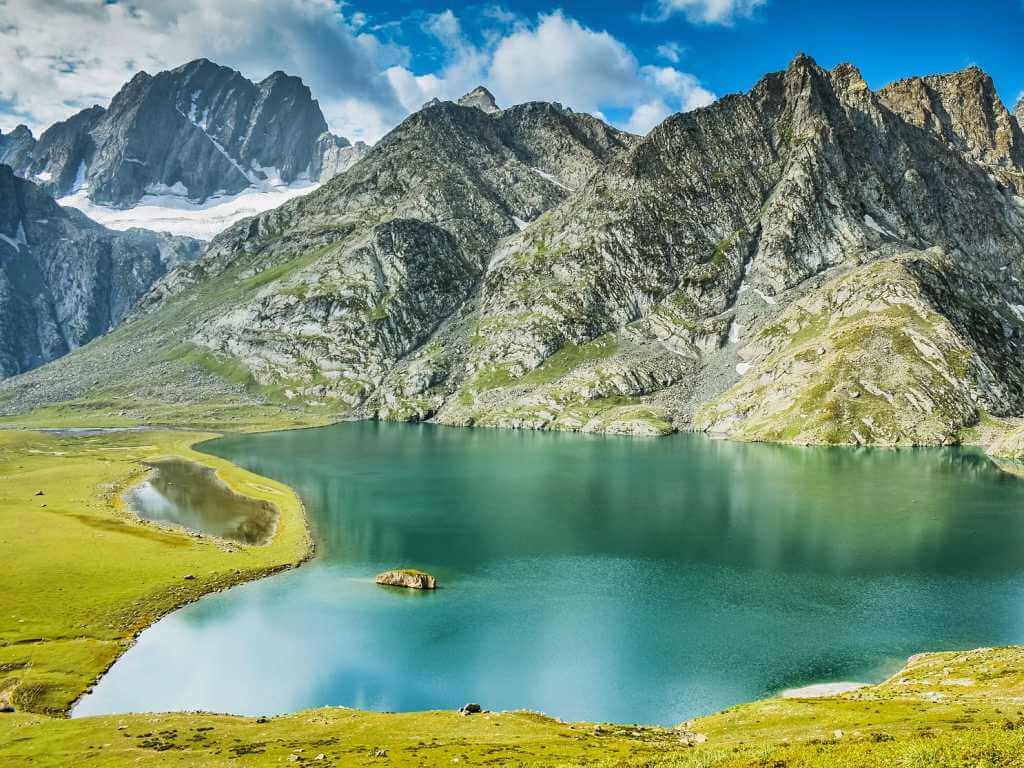 great kashmir lake trek