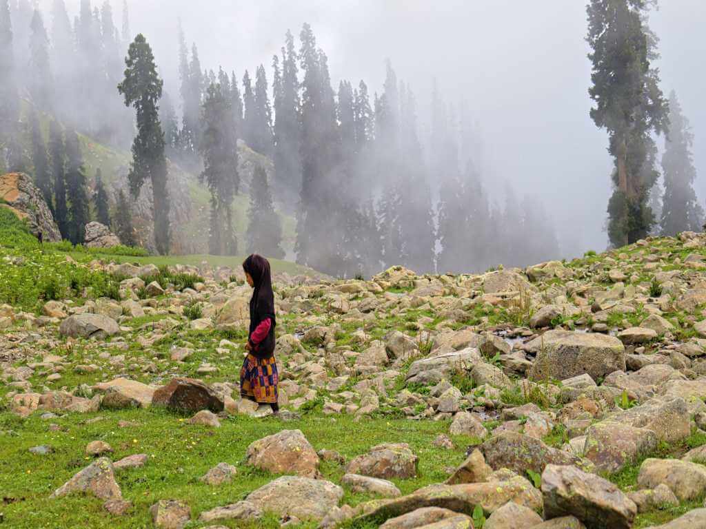 Nomad girl on Kashmir Great Lakes_Eka Experiences