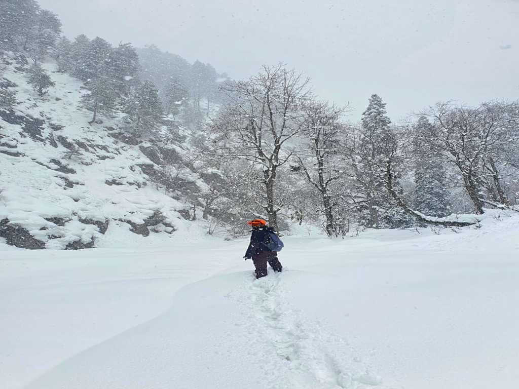 Trekking on Kashmir Winter Trek