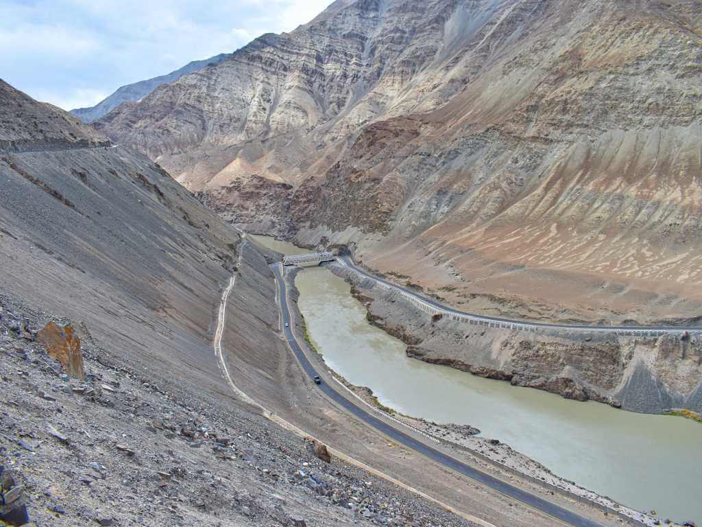 Sangam point roads_Ladakh Leisure Tour_Eka Experiences