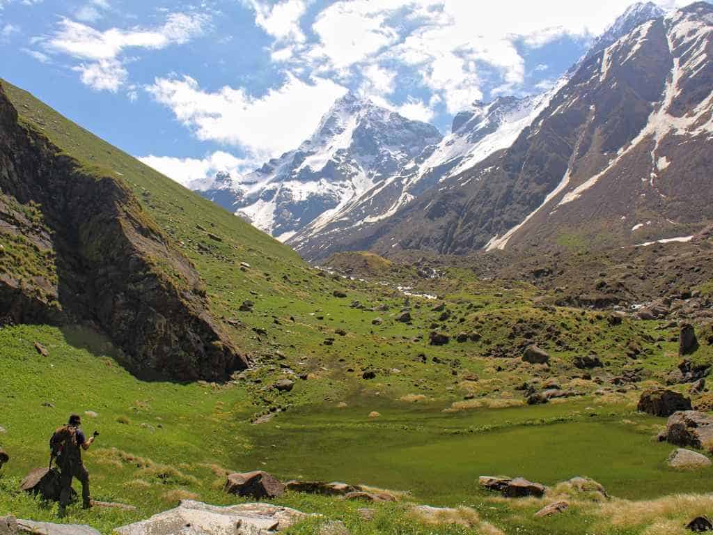 Green meadows and mountains_Dev Kyara Trek in Uttarakhand