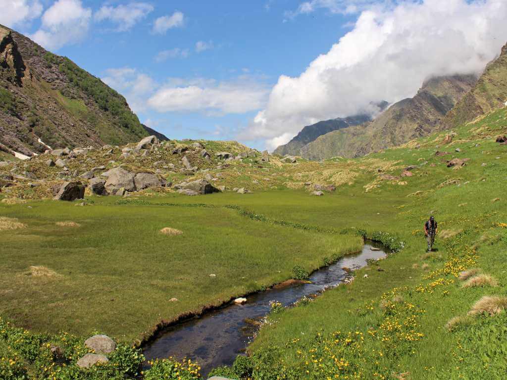 Mountain Stream_Dev Kyara Trek in Uttarakhand